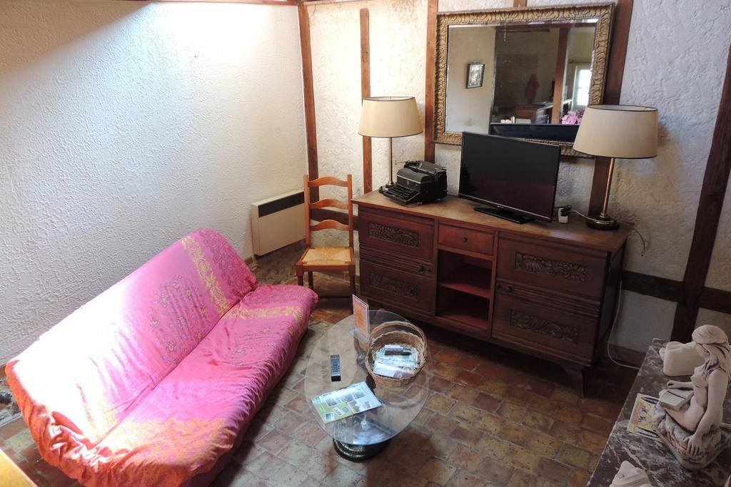 Le Manoir De Goliath Apartment Toutainville Room photo