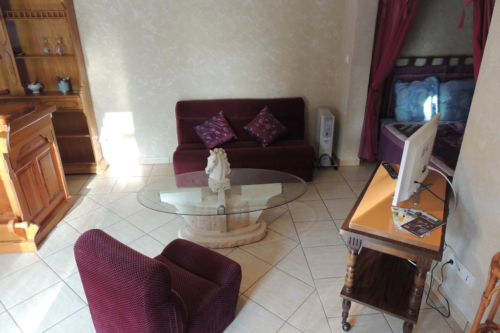 Le Manoir De Goliath Apartment Toutainville Room photo